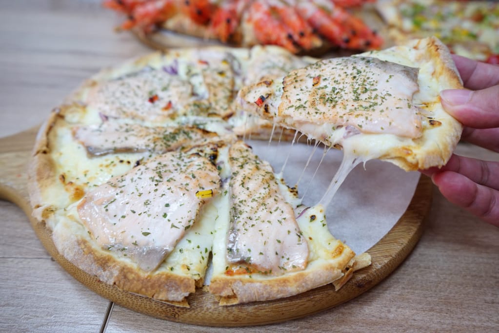台北｜ipizza愛披薩 浮誇系煙火海大蝦披薩、特色九宮格披薩