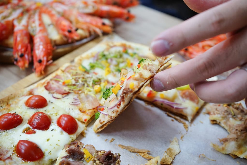 台北｜ipizza愛披薩 浮誇系煙火海大蝦披薩、特色九宮格披薩