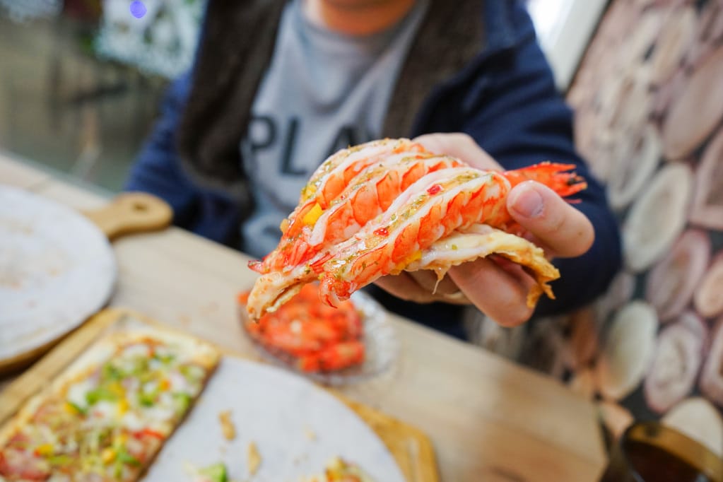 台北｜ipizza愛披薩 浮誇系煙火海大蝦披薩、特色九宮格披薩