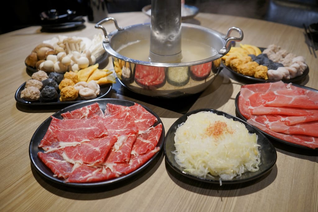 台北|酸菜白肉鍋(連進內湖店) 浮誇豬五花聖誕樹,內湖吃到飽火鍋推薦! - 第17張圖 台北|酸菜白肉鍋(連進內湖店) 浮誇豬五花聖誕樹,內湖吃到飽火鍋推薦!