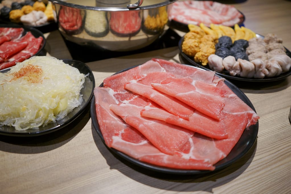 台北|酸菜白肉鍋(連進內湖店) 浮誇豬五花聖誕樹,內湖吃到飽火鍋推薦! - 第18張圖 台北|酸菜白肉鍋(連進內湖店) 浮誇豬五花聖誕樹,內湖吃到飽火鍋推薦!