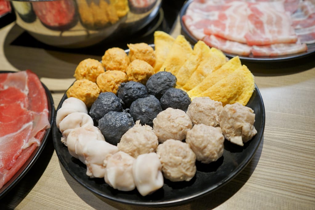 台北|酸菜白肉鍋(連進內湖店) 浮誇豬五花聖誕樹,內湖吃到飽火鍋推薦! - 第22張圖 台北|酸菜白肉鍋(連進內湖店) 浮誇豬五花聖誕樹,內湖吃到飽火鍋推薦!