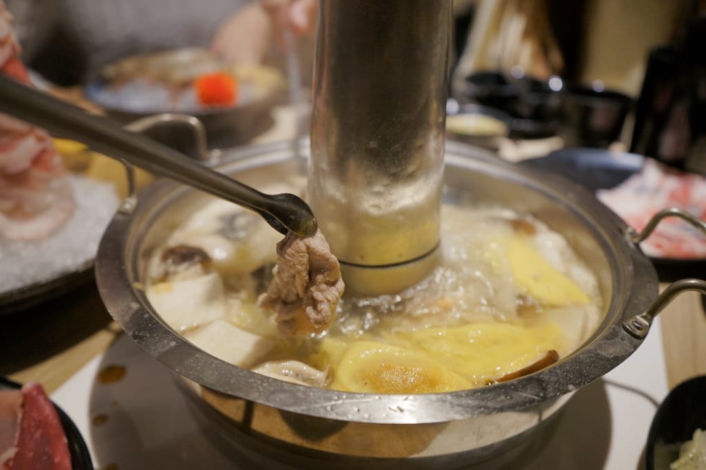 台北|酸菜白肉鍋(連進內湖店) 浮誇豬五花聖誕樹,內湖吃到飽火鍋推薦! - 第19張圖 台北|酸菜白肉鍋(連進內湖店) 浮誇豬五花聖誕樹,內湖吃到飽火鍋推薦!