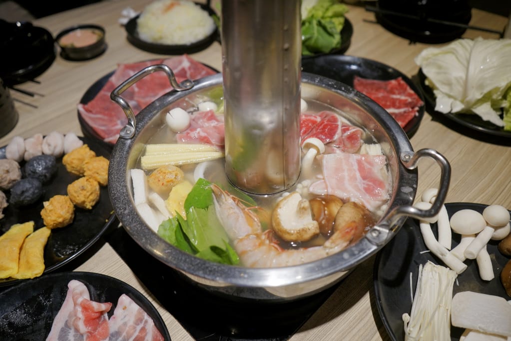 台北|酸菜白肉鍋(連進內湖店) 浮誇豬五花聖誕樹,內湖吃到飽火鍋推薦! - 第31張圖 台北|酸菜白肉鍋(連進內湖店) 浮誇豬五花聖誕樹,內湖吃到飽火鍋推薦!