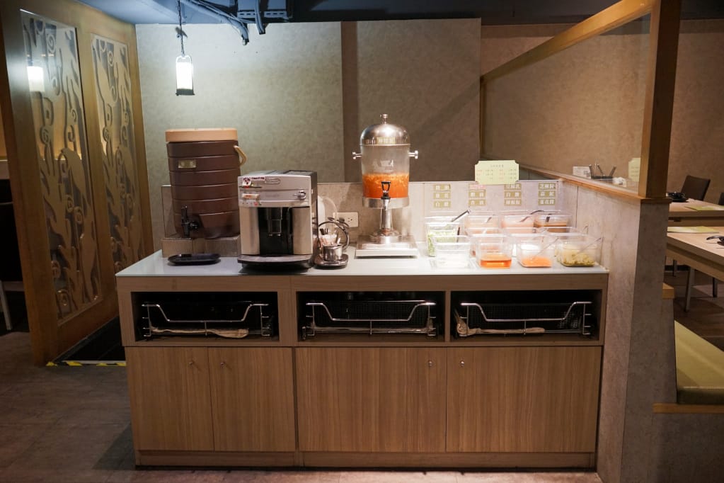 台北|酸菜白肉鍋(連進內湖店) 浮誇豬五花聖誕樹,內湖吃到飽火鍋推薦! - 第6張圖 台北|酸菜白肉鍋(連進內湖店) 浮誇豬五花聖誕樹,內湖吃到飽火鍋推薦!