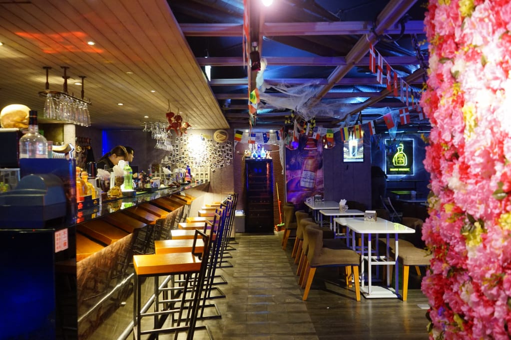 台北｜轉角酒吧 La Esquina 飛鏢酒吧 華麗調酒讓妳睡三天~