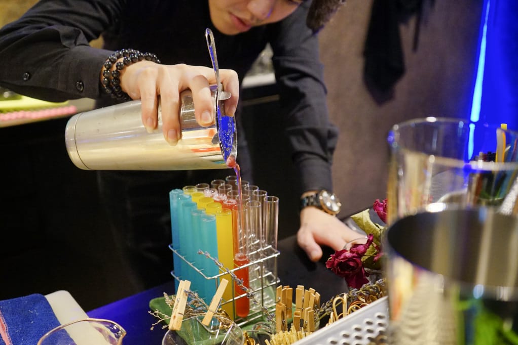 台北｜轉角酒吧 La Esquina 飛鏢酒吧 華麗調酒讓妳睡三天~