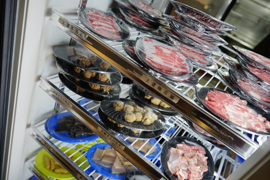 台北｜黑哥自助石頭火鍋 食材新鮮平價，中山站高CP值火鍋推薦！