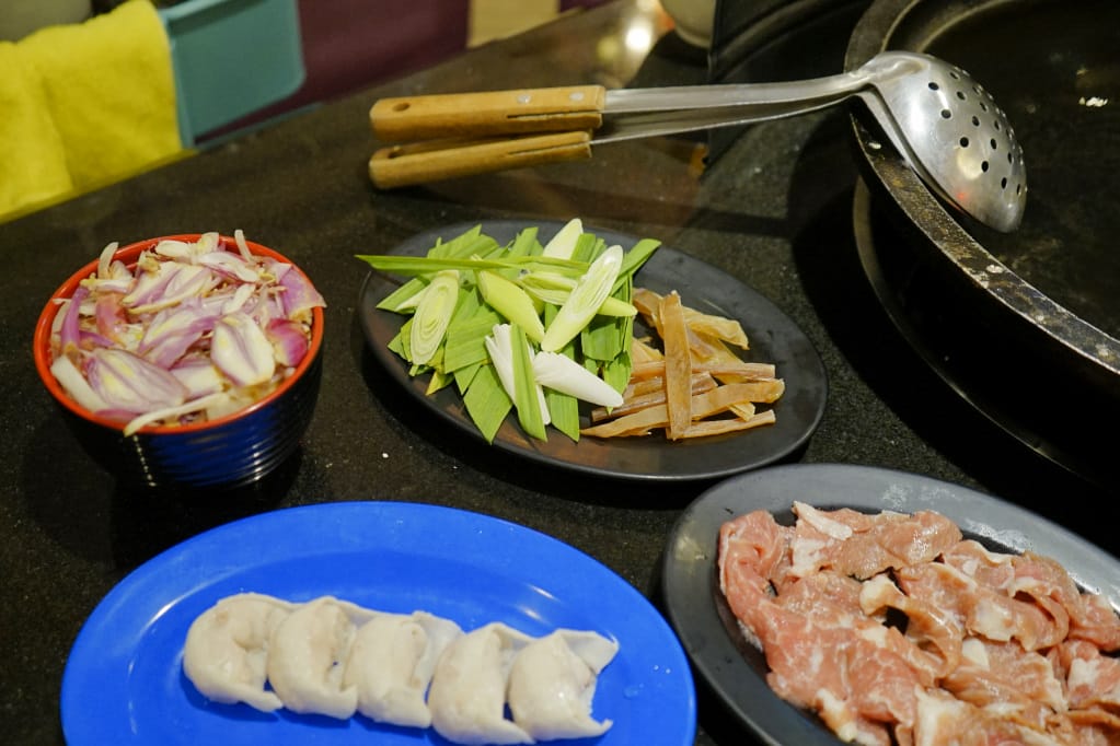 台北｜黑哥自助石頭火鍋 食材新鮮平價，中山站高CP值火鍋推薦！