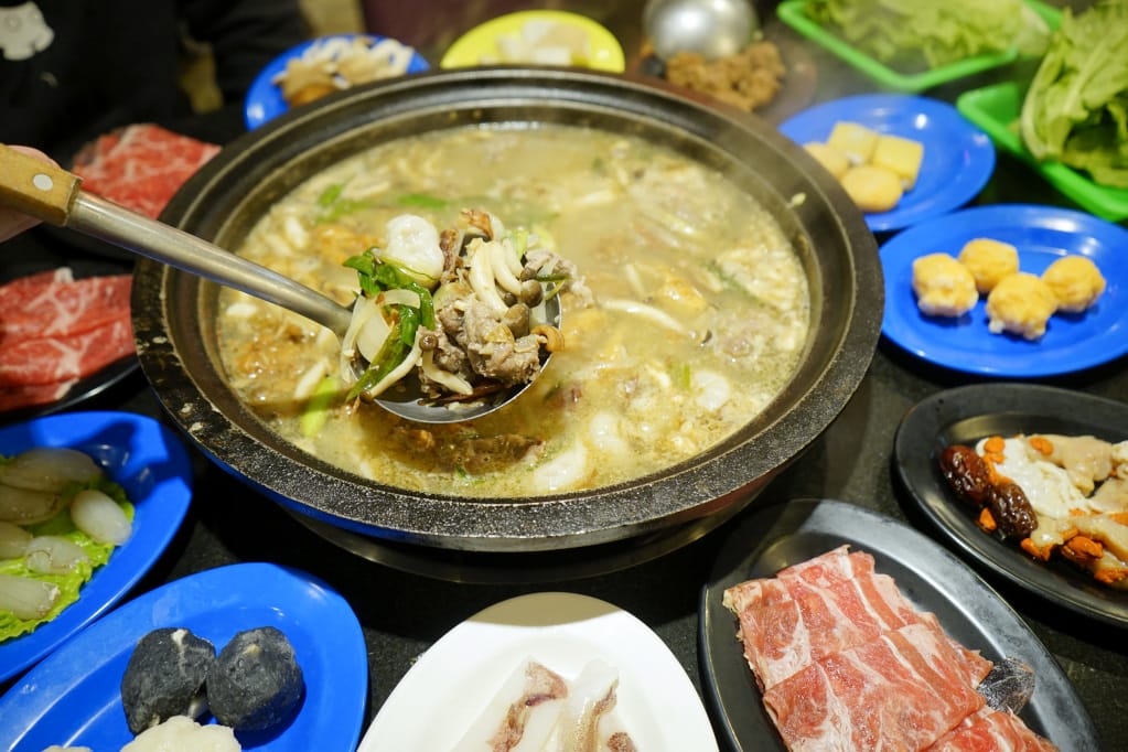 台北｜黑哥自助石頭火鍋 食材新鮮平價，中山站高CP值火鍋推薦！