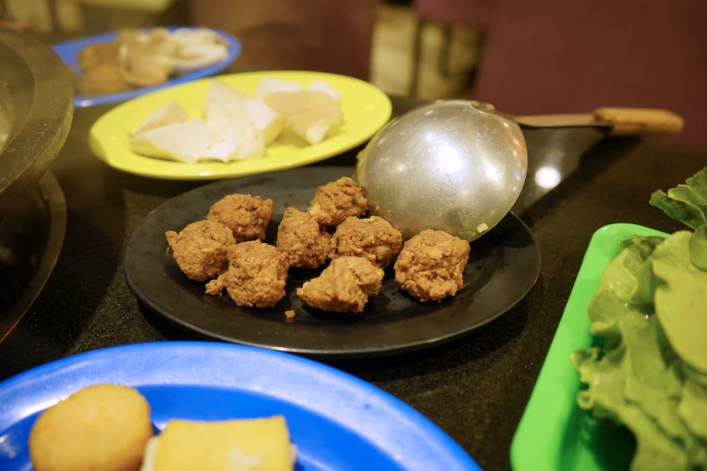 台北｜黑哥自助石頭火鍋 食材新鮮平價，中山站高CP值火鍋推薦！