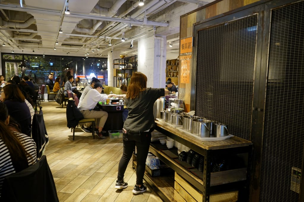 台北｜黑哥自助石頭火鍋 食材新鮮平價，中山站高CP值火鍋推薦！