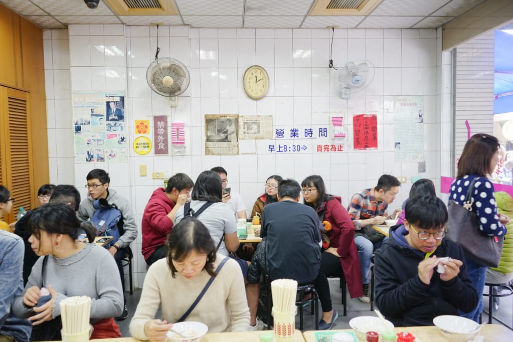 台南｜葉家小卷米粉 國華街美食．台南超人氣小吃推薦！