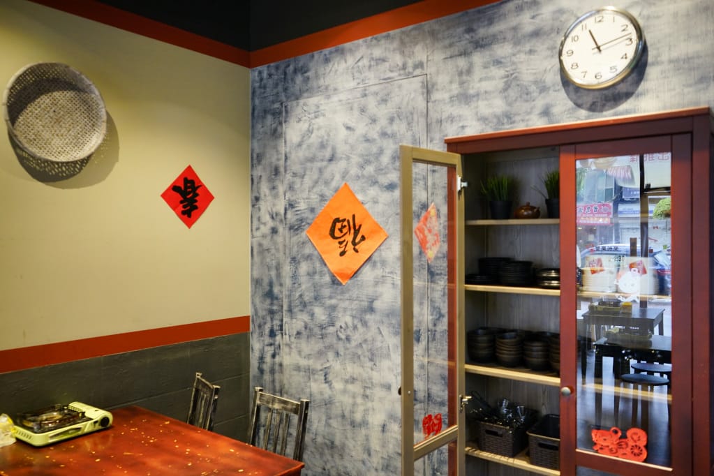桃園｜阿鴻 粥水火鍋專賣店（中壢店）皮蛋油條冷麵、鴛鴦特色鍋物推薦！