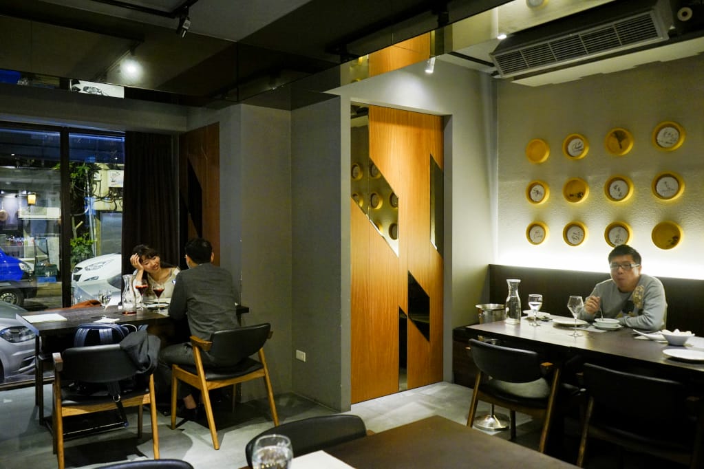 台北|閑閑餐酒館 中西式合併創意料理.節日慶生餐廳推薦! - 第3張圖 台北|閑閑餐酒館 中西式合併創意料理.節日慶生餐廳推薦!