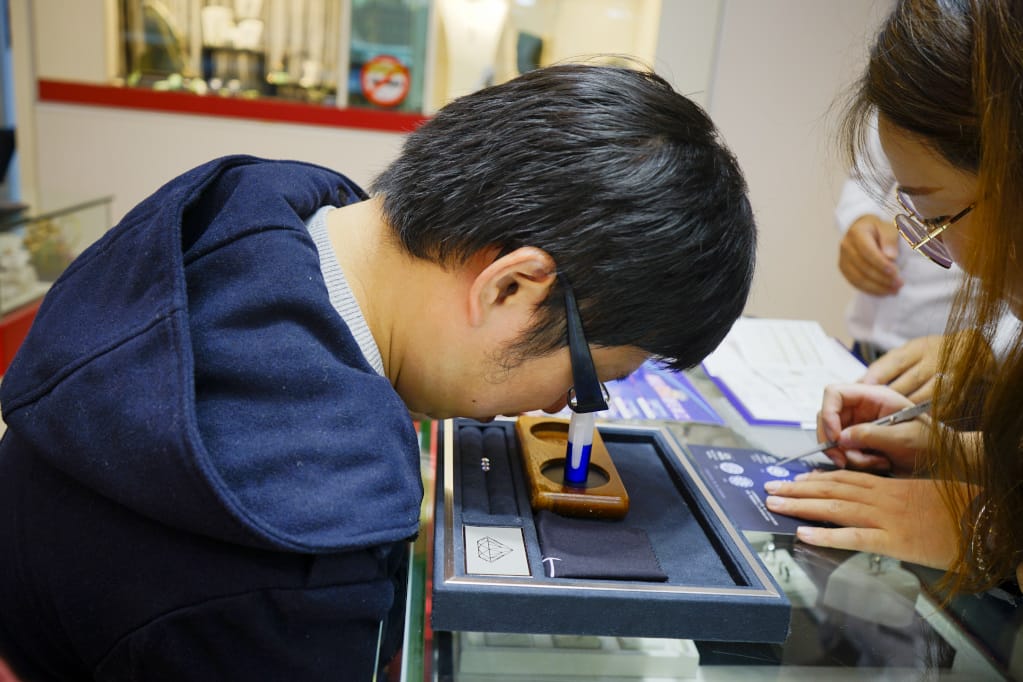 台北｜輝記珠寶 求婚鑽戒、婚戒訂製推薦！