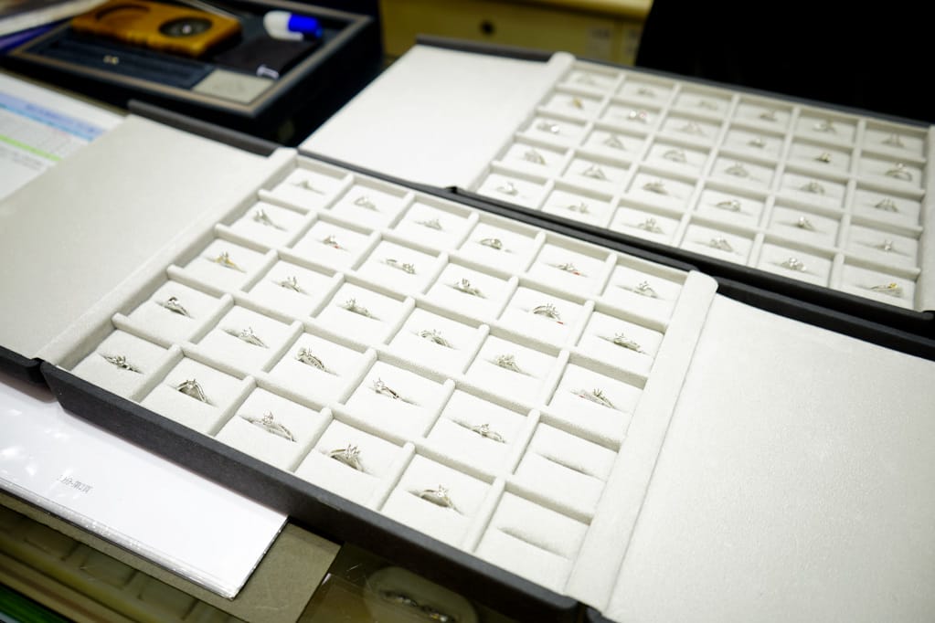 台北｜輝記珠寶 求婚鑽戒、婚戒訂製推薦！