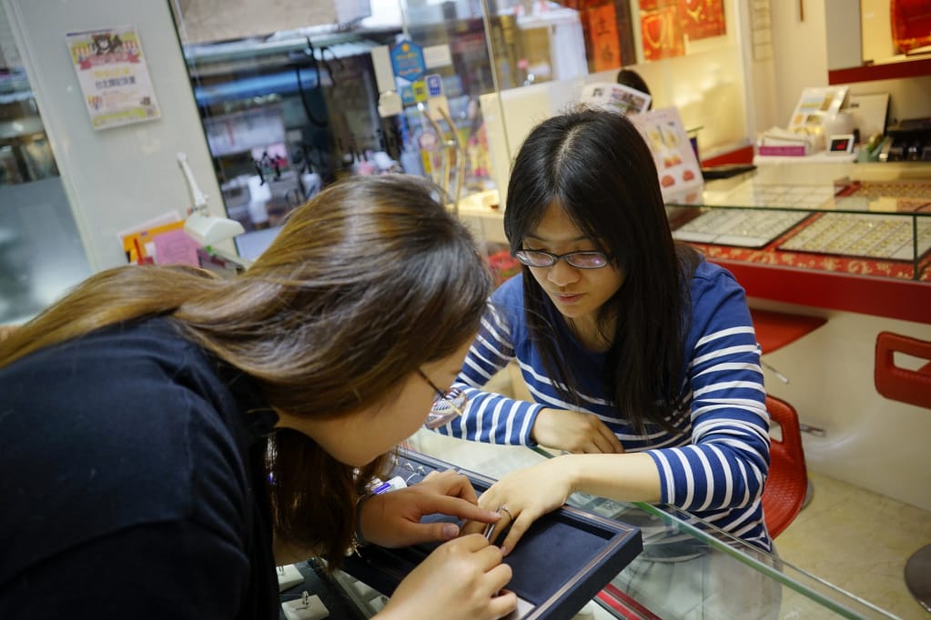 台北｜輝記珠寶 求婚鑽戒、婚戒訂製推薦！