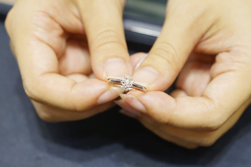 台北｜輝記珠寶 求婚鑽戒、婚戒訂製推薦！