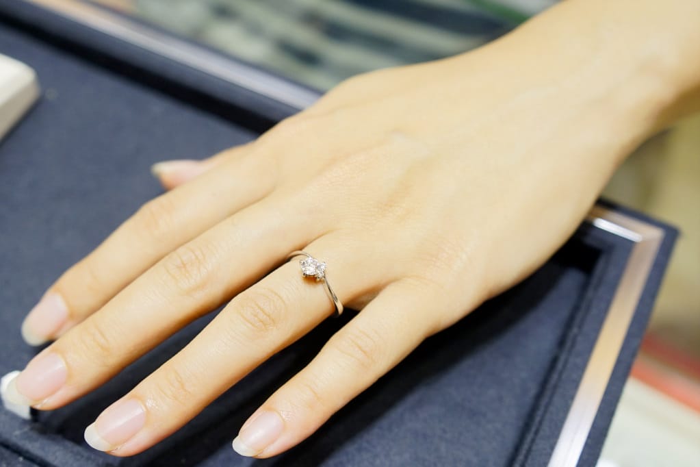 台北｜輝記珠寶 求婚鑽戒、婚戒訂製推薦！