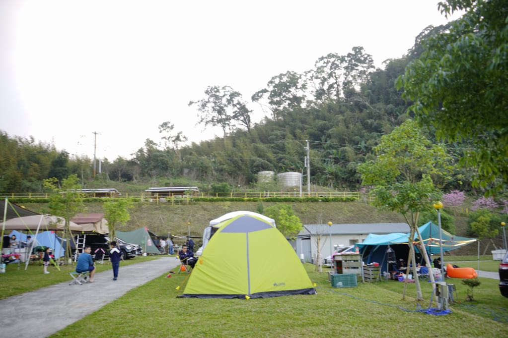 苗栗|耀婆山露營區 在營區就能採草莓.無敵雲海美景.草地營位推薦! - 第3張圖 苗栗|耀婆山露營區 在營區就能採草莓.無敵雲海美景.草地營位推薦!