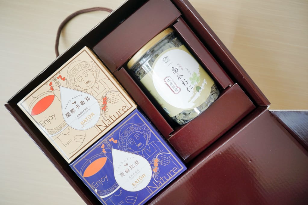 宅配|SATUR薩圖爾精品咖啡 啡嘗幸福咖啡禮盒組(濾掛式咖啡).年節伴手禮推薦! - 第2張圖 宅配|SATUR薩圖爾精品咖啡 啡嘗幸福咖啡禮盒組(濾掛式咖啡).年節伴手禮推薦!