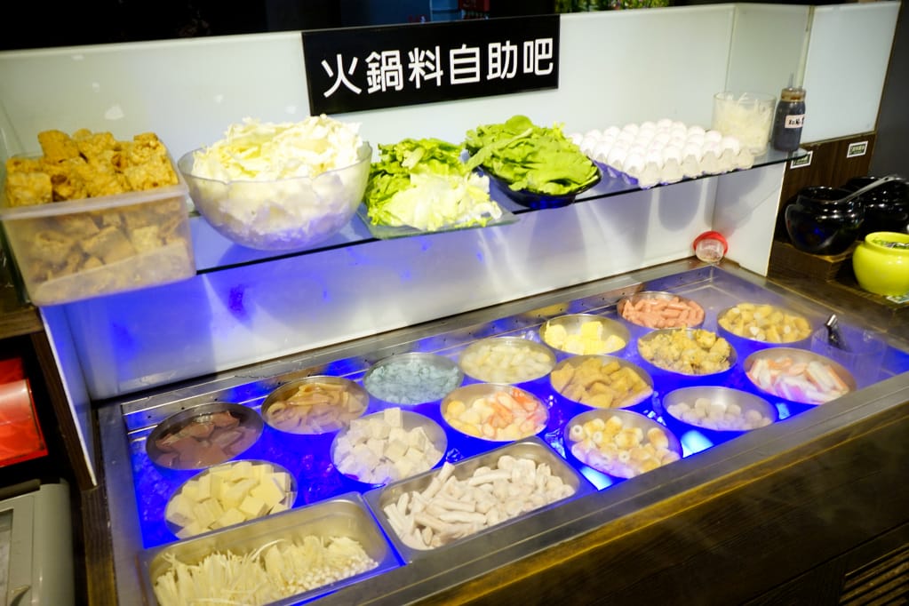 台北|瓦崎燒烤火鍋(敦南店) 近捷運忠孝復興站火鍋燒烤吃到飽,生啤、金賓波本威士忌調酒、哈根達斯、COLD STONE無限供應!! - 第7張圖 台北|瓦崎燒烤火鍋(敦南店) 近捷運忠孝復興站火鍋燒烤吃到飽,生啤、金賓波本威士忌調酒、哈根達斯、COLD STONE無限供應!!