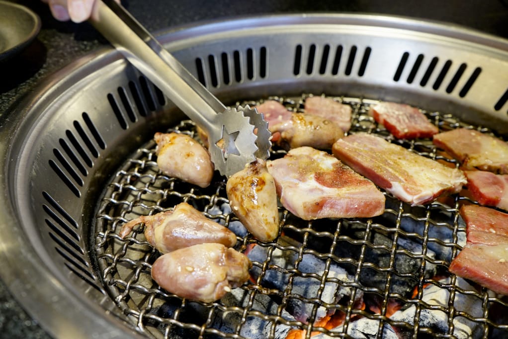 台北|瓦崎燒烤火鍋(敦南店) 近捷運忠孝復興站火鍋燒烤吃到飽,生啤、金賓波本威士忌調酒、哈根達斯、COLD STONE無限供應!! - 第16張圖 台北|瓦崎燒烤火鍋(敦南店) 近捷運忠孝復興站火鍋燒烤吃到飽,生啤、金賓波本威士忌調酒、哈根達斯、COLD STONE無限供應!!