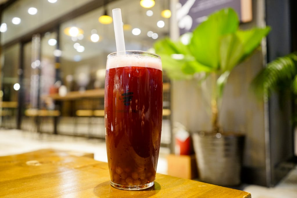 台北|COMEBUYTEA(台北誠品生活松菸店)當代精品現萃茶專門店 專業調茶師杯杯原葉現磨現萃 - 第33張圖 台北|COMEBUYTEA(台北誠品生活松菸店)當代精品現萃茶專門店 專業調茶師杯杯原葉現磨現萃