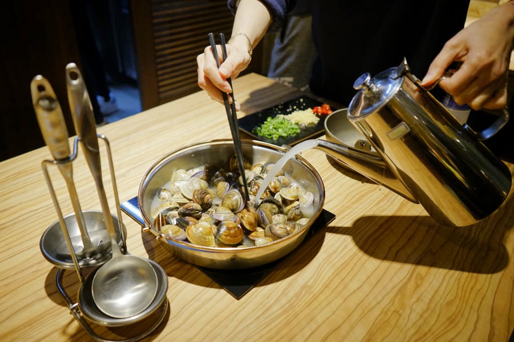 台北｜火鍋殿 蛤蠣痛風鍋湯底加龍蝦、和牛，史上最誇張吃到飽火鍋！