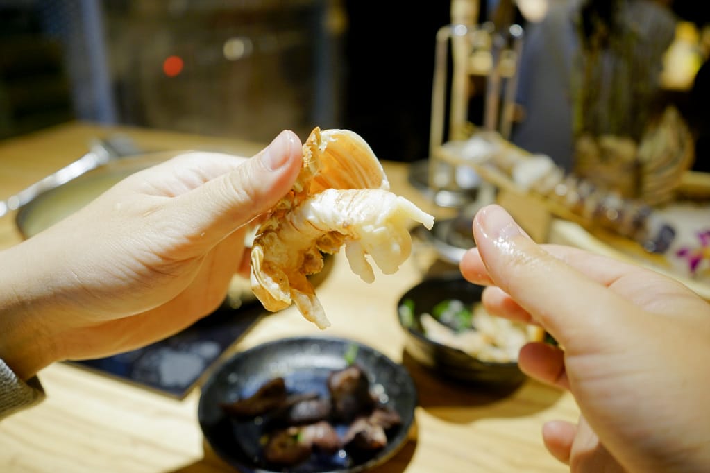 台北｜火鍋殿 蛤蠣痛風鍋湯底加龍蝦、和牛，史上最誇張吃到飽火鍋！