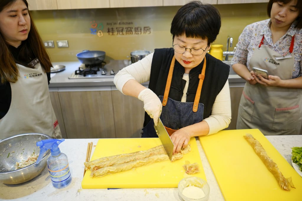 台北|桂冠窩廚房 李璐老師的私房眷村菜 賢慧人妻養成計劃之廚藝教室課程 - 第17張圖 台北|桂冠窩廚房 李璐老師的私房眷村菜 賢慧人妻養成計劃之廚藝教室課程