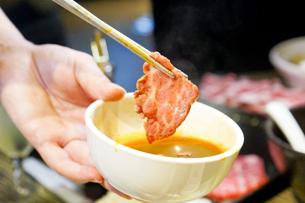 台北｜麻神麻辣火鍋(南京店) 心中第一名的麻辣果凍鴨血!