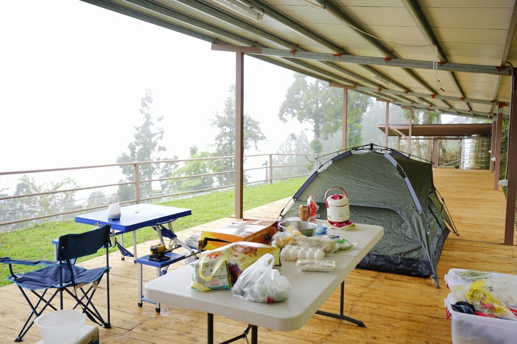 桃園｜露營採菇趣 桃子菇菇休閒農場 超大雨棚區營地推薦！