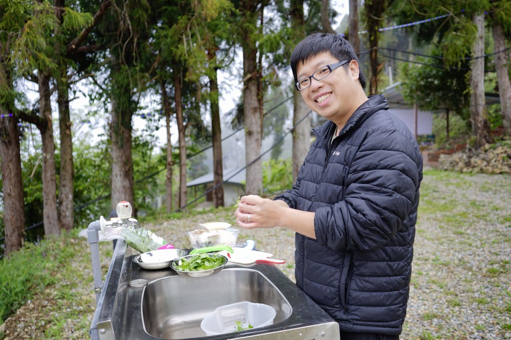 桃園｜露營採菇趣 桃子菇菇休閒農場 超大雨棚區營地推薦！
