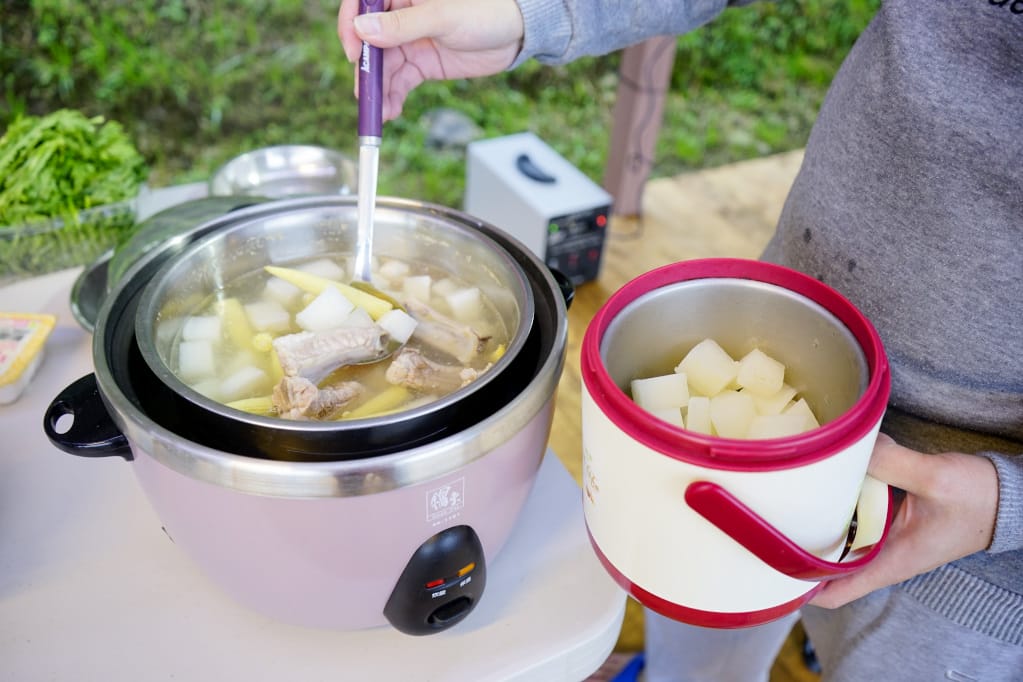 桃園｜露營採菇趣 桃子菇菇休閒農場 超大雨棚區營地推薦！
