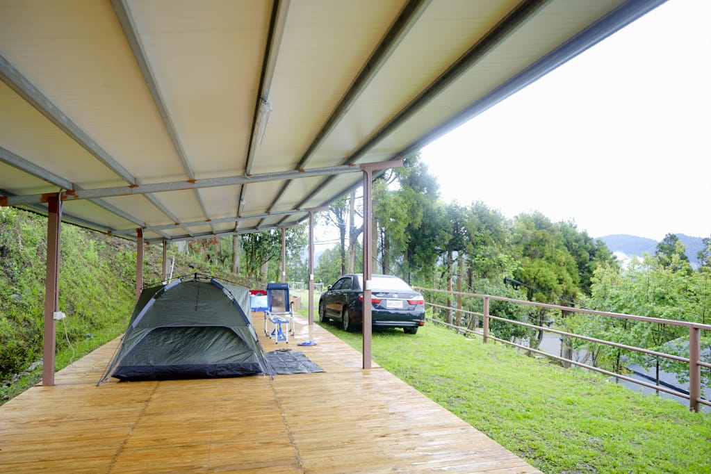 桃園｜露營採菇趣 桃子菇菇休閒農場 超大雨棚區營地推薦！
