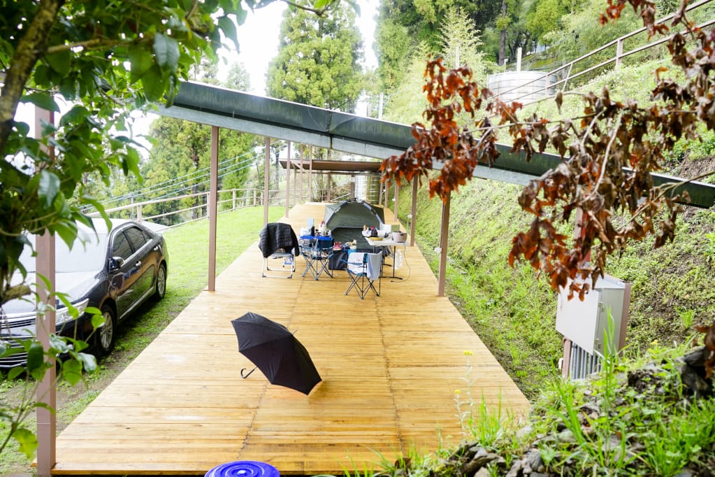 桃園｜露營採菇趣 桃子菇菇休閒農場 超大雨棚區營地推薦！