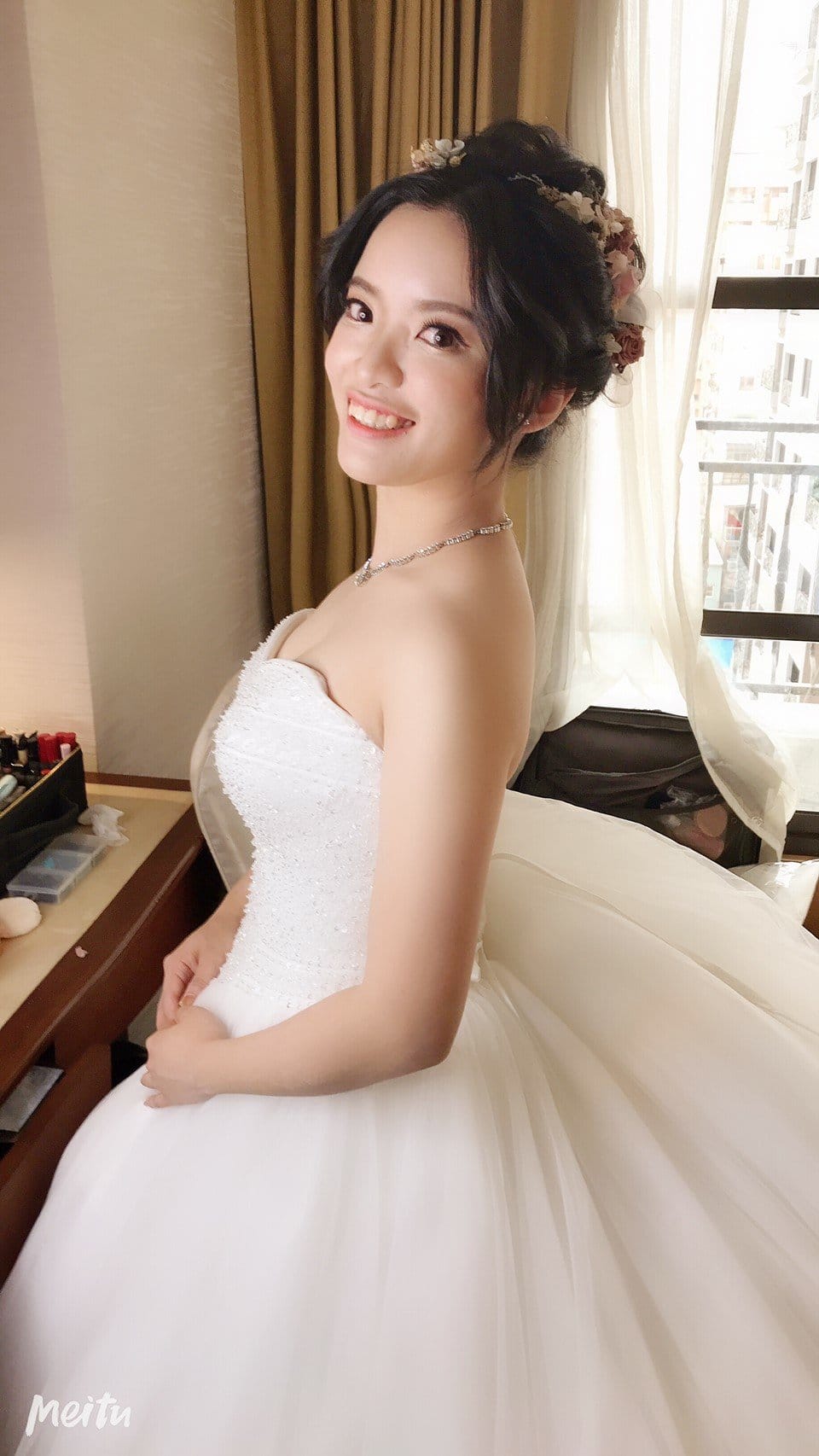 婚禮|桃園中壢新秘推薦!Nicole夏 桃園皇家薇庭 不凋花髮飾戶外證婚造型、內雙眼型調整推薦! - 第2張圖 婚禮|桃園中壢新秘推薦!Nicole夏 桃園皇家薇庭 不凋花髮飾戶外證婚造型、內雙眼型調整推薦!