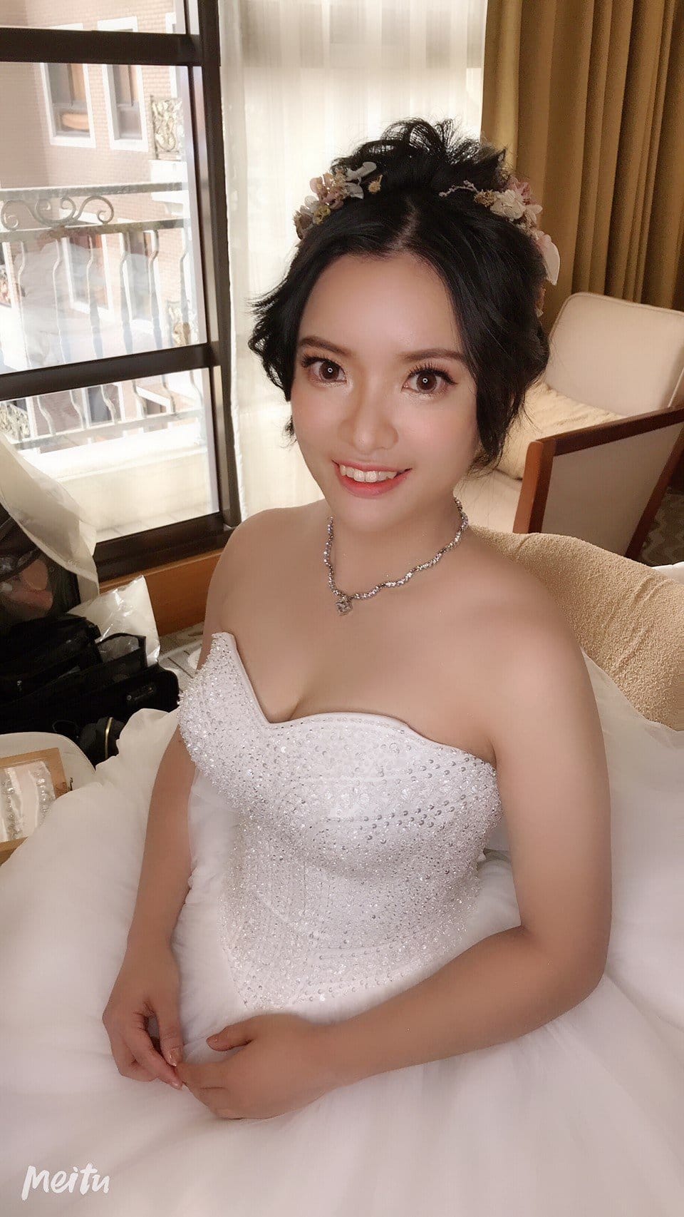婚禮|桃園中壢新秘推薦!Nicole夏 桃園皇家薇庭 不凋花髮飾戶外證婚造型、內雙眼型調整推薦! - 第3張圖 婚禮|桃園中壢新秘推薦!Nicole夏 桃園皇家薇庭 不凋花髮飾戶外證婚造型、內雙眼型調整推薦!