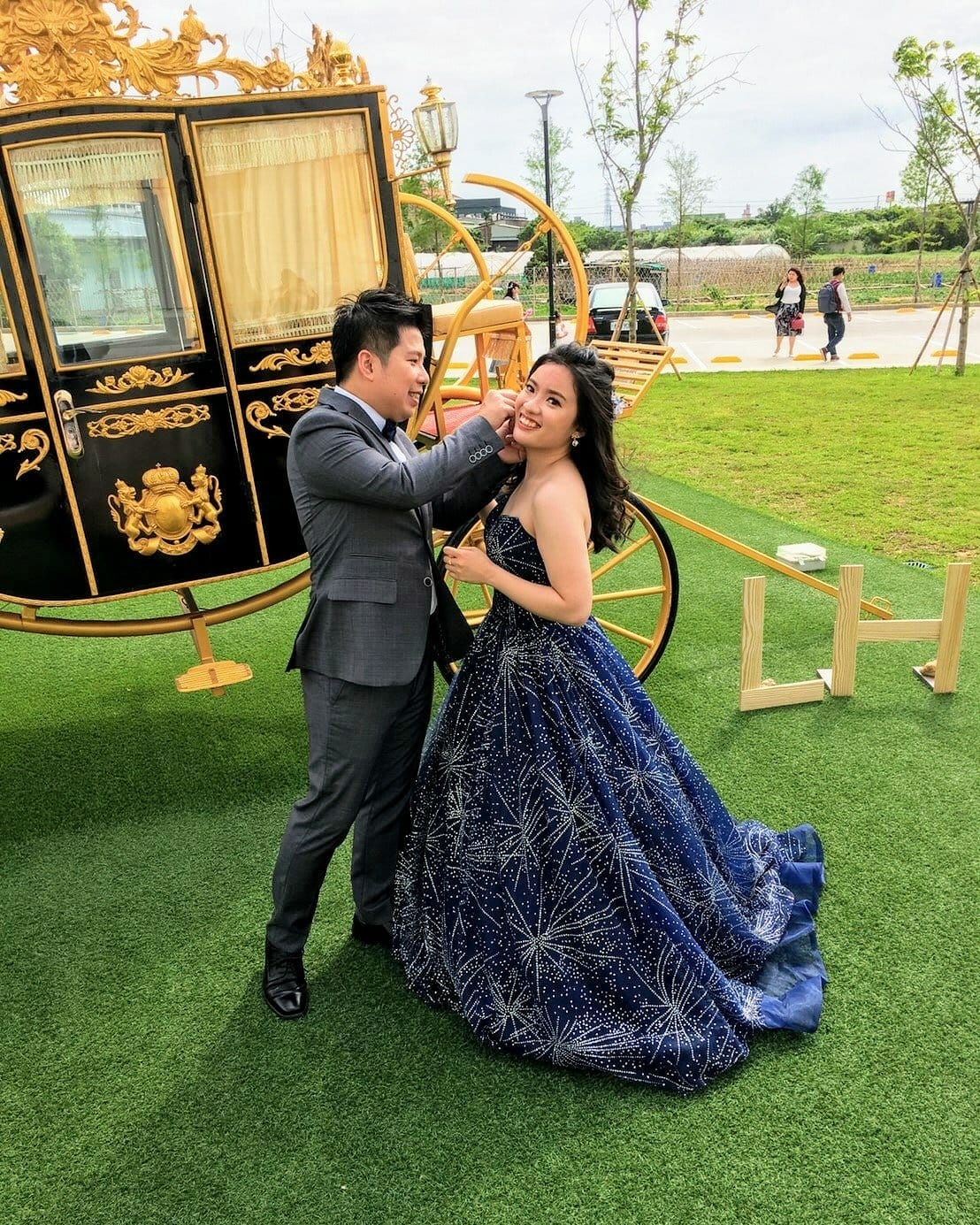 婚禮|桃園中壢新秘推薦!Nicole夏 桃園皇家薇庭 不凋花髮飾戶外證婚造型、內雙眼型調整推薦! - 第12張圖 婚禮|桃園中壢新秘推薦!Nicole夏 桃園皇家薇庭 不凋花髮飾戶外證婚造型、內雙眼型調整推薦!