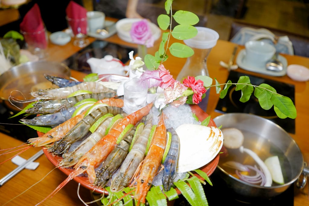 林口火鍋｜喜園風味涮涮鍋(林口歐風店) 慈心有機認證蔬果、頂級肉品海陸大餐