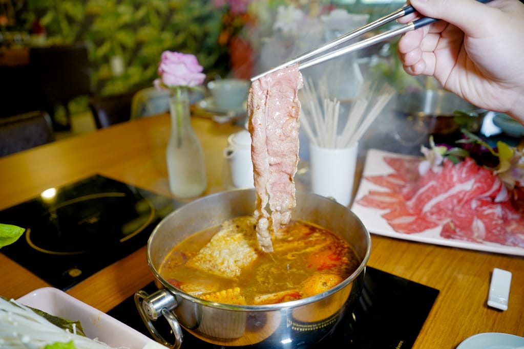 林口火鍋｜喜園風味涮涮鍋(林口歐風店) 慈心有機認證蔬果、頂級肉品海陸大餐