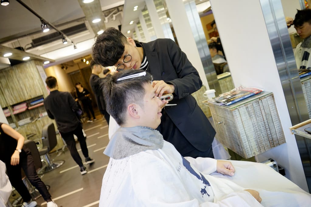 台北｜婚前頭髮染燙保養 就交給PLUUS南西one店髮型設計師Kimber吧！推薦魔晶燙+新晶鑽護髮~