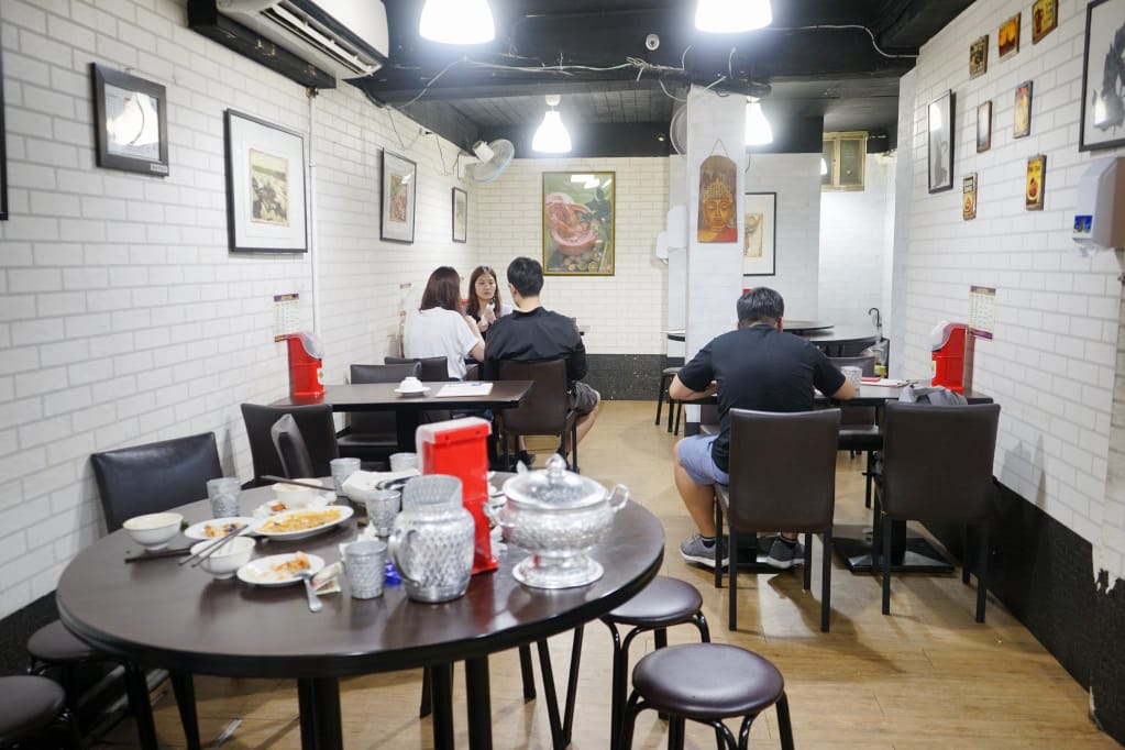 新北｜三重平價泰式料理 暹羅廚房 道地泰國菜，超好吃打拋豬、紅咖哩！
