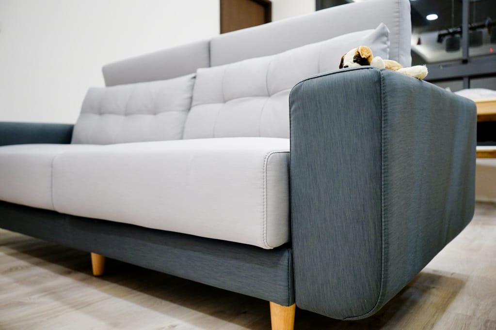 家具｜新家沙發開箱！新家園家具 30年在地沙發工廠 床墊、沙發訂製價格透明公開，款式多服務好！