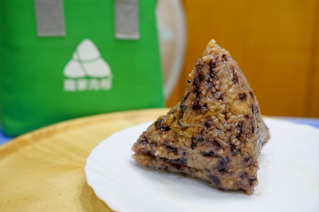 高雄|龐家肉粽 端午節肉粽禮盒宅配 飄香60年的古早味肉粽太好吃啦! - 第17張圖 高雄|龐家肉粽 端午節肉粽禮盒宅配 飄香60年的古早味肉粽太好吃啦!