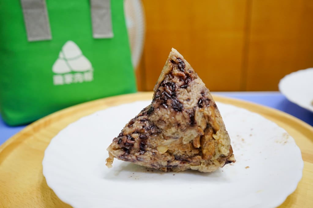 高雄|龐家肉粽 端午節肉粽禮盒宅配 飄香60年的古早味肉粽太好吃啦! - 第15張圖 高雄|龐家肉粽 端午節肉粽禮盒宅配 飄香60年的古早味肉粽太好吃啦!