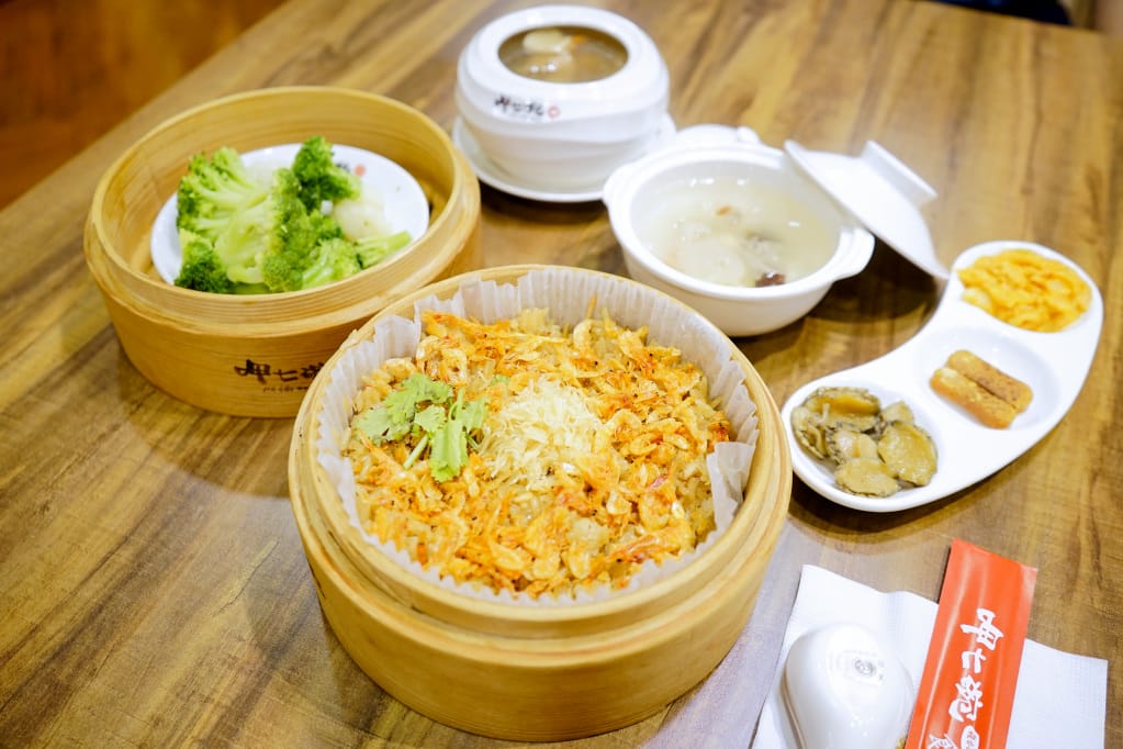 台北｜呷七碗複合式食堂(台北永康店) 永康商圈美食推薦！傳統小吃油飯vs新潮甜點虎咬冰