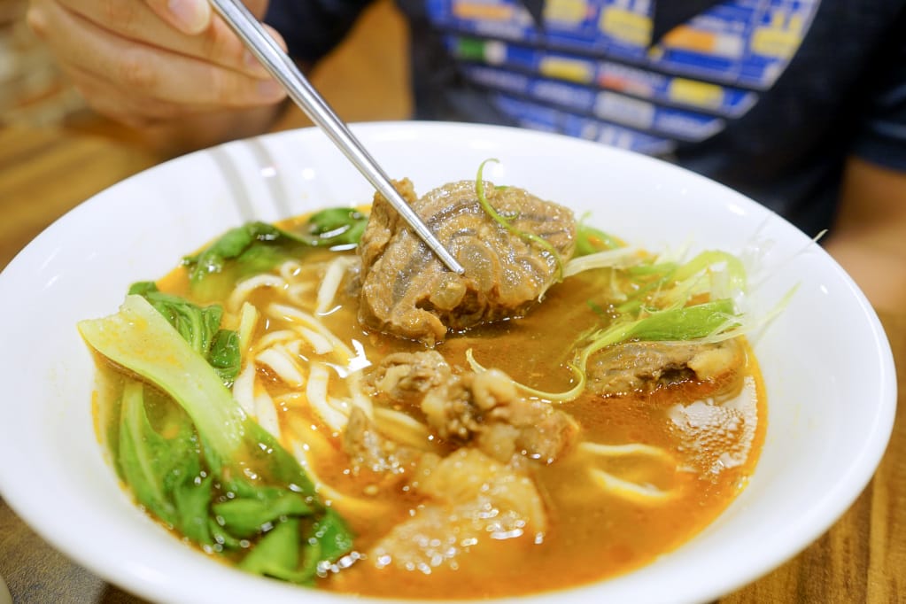 台北｜呷七碗複合式食堂(台北永康店) 永康商圈美食推薦！傳統小吃油飯vs新潮甜點虎咬冰